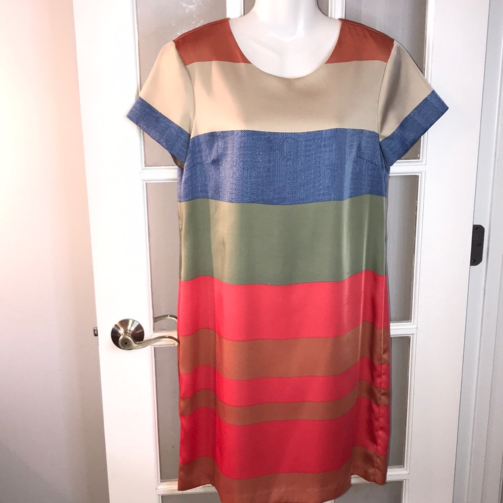 VINCE CAMUTO Beautiful dress with lining size 10